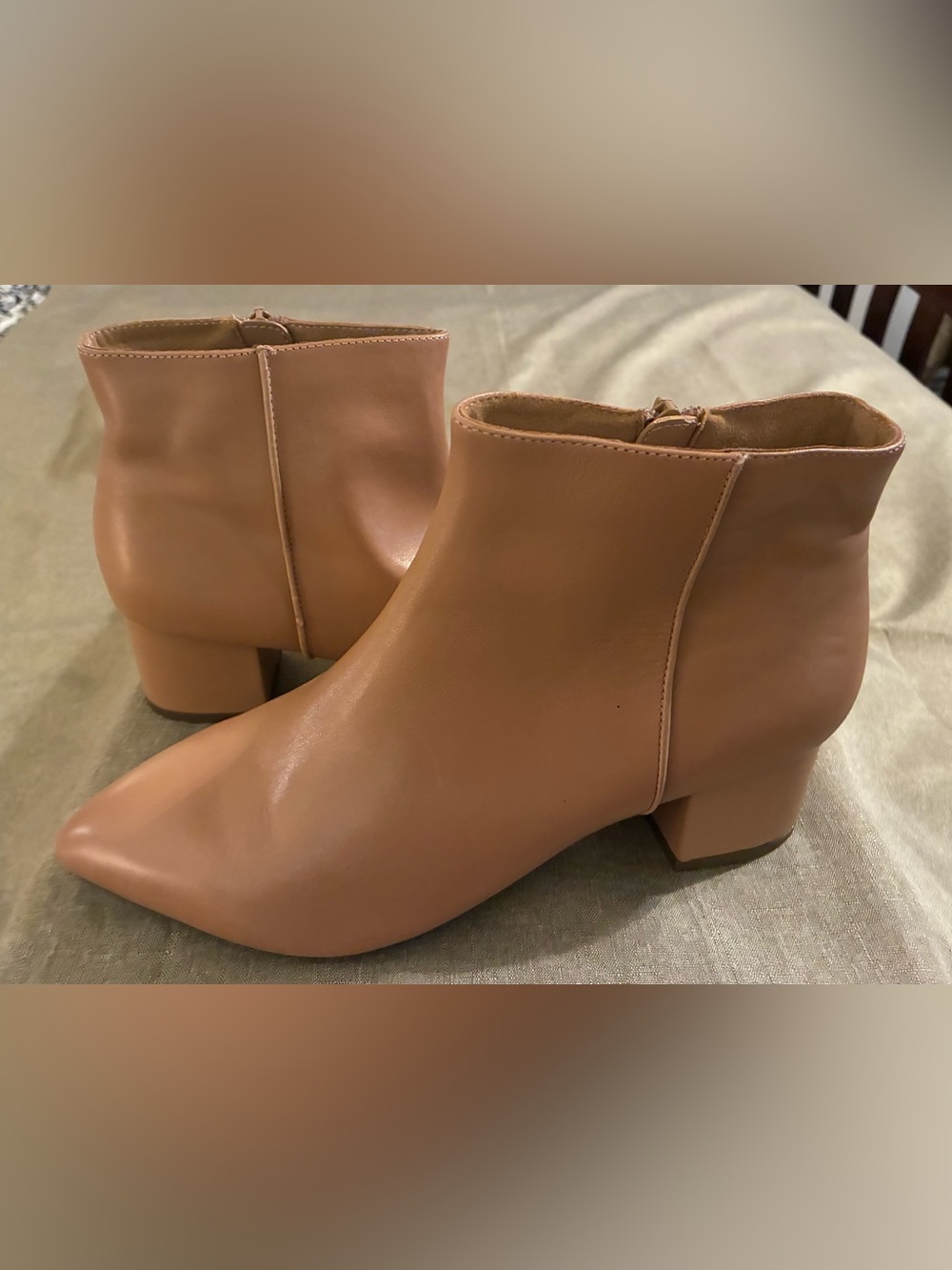 Rockport Milia Leather Block Heel Ankle Booties Beige Tan Office Casual Fall 9M